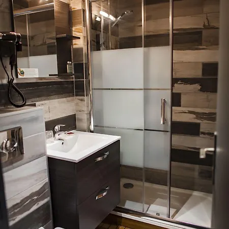 מלון Cit'hotel B Brasserie Béthune